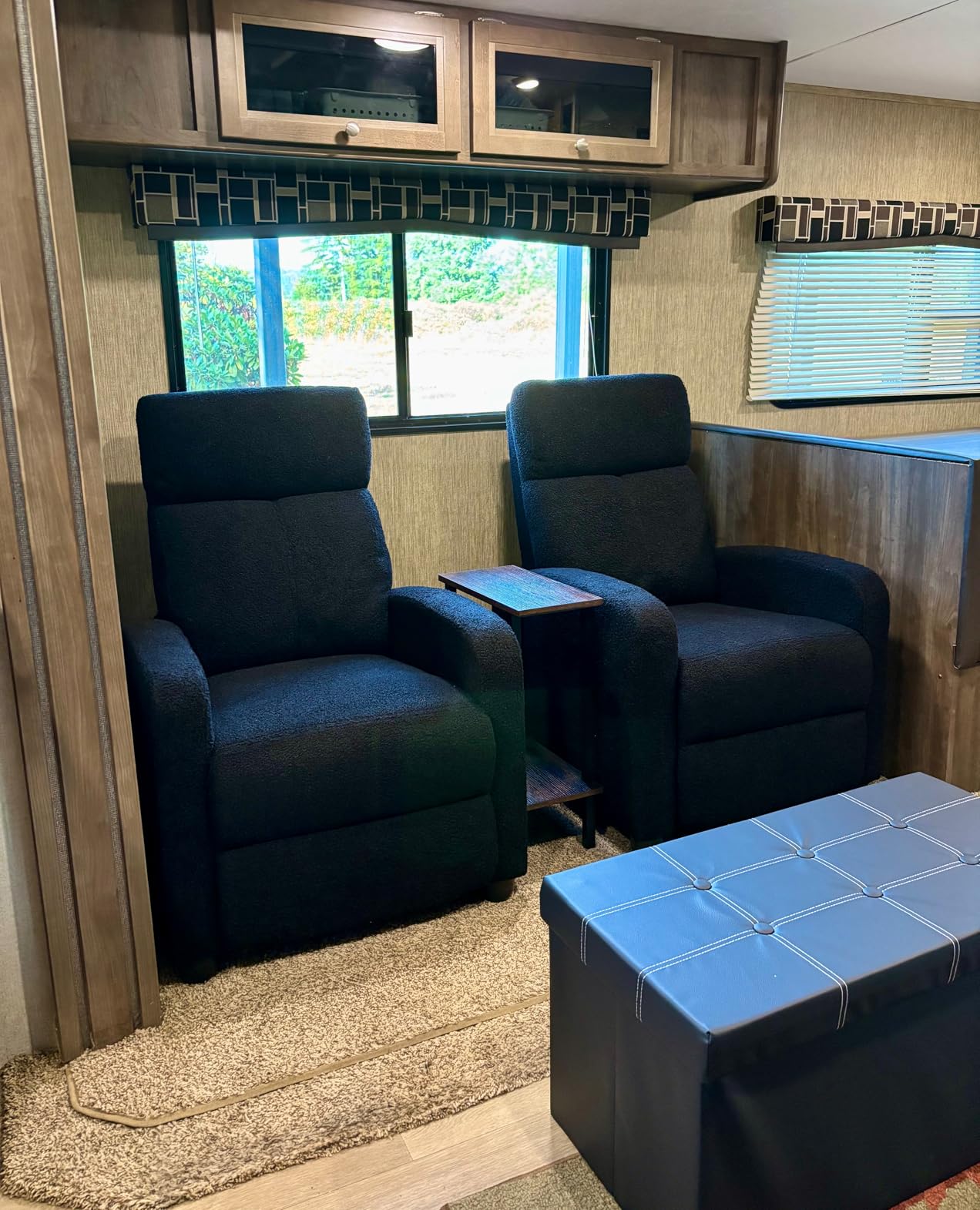 Yaheetech Recliner Chair PU Leather Recliner Sofa Home Theater Seating with Lumbar Support Overstuffed High-Density Sponge Push Back Recliners Armchair for Living Room - Customer Photo 1