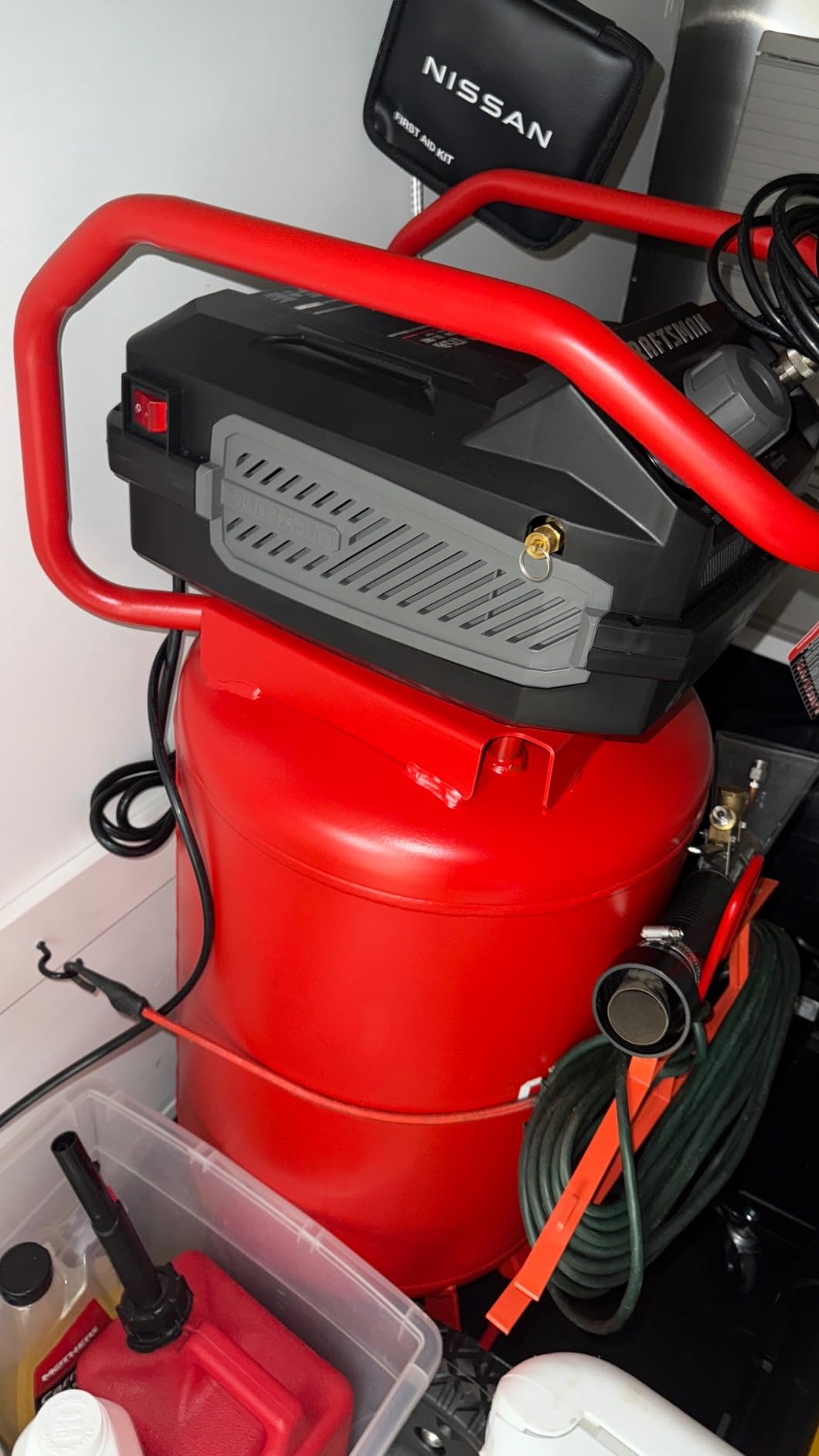 Craftsman Air Compressor, 20 Gallon Oil-Free 1.8 HP Max 175 PSI Pressure Two Quick Couplers Big Capacity, Red- CMXECXA0232043 - Customer Photo 2