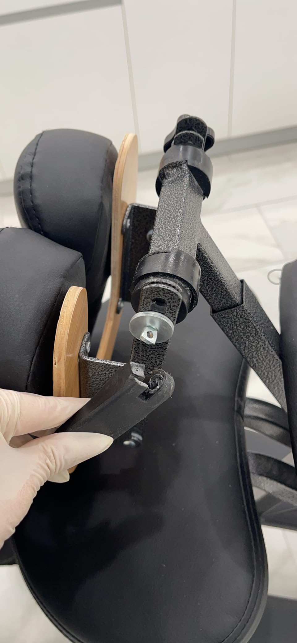 Giantex Portable Light Weight Massage Chair Travel Massage Tattoo Spa Chair w/Carrying Bag (White) - Customer Photo 1