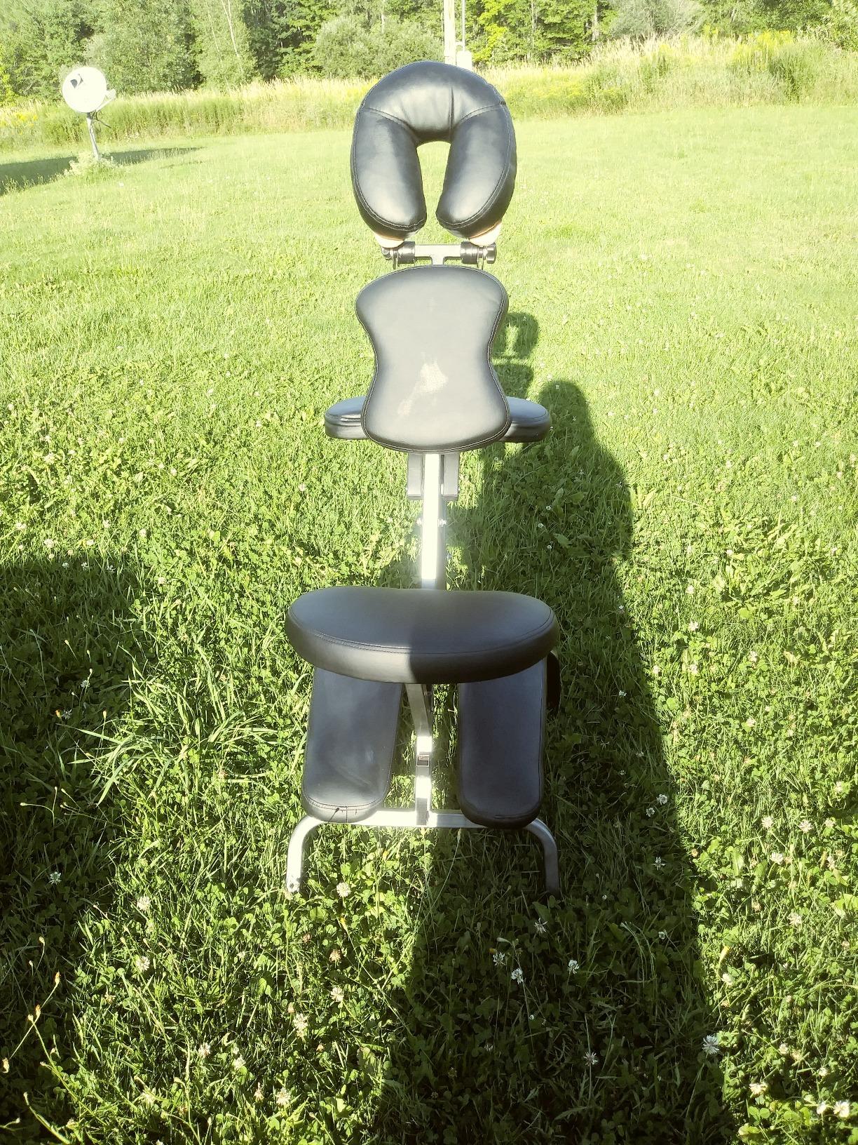 Giantex Portable Light Weight Massage Chair Travel Massage Tattoo Spa Chair w/Carrying Bag (White) - Customer Photo 2