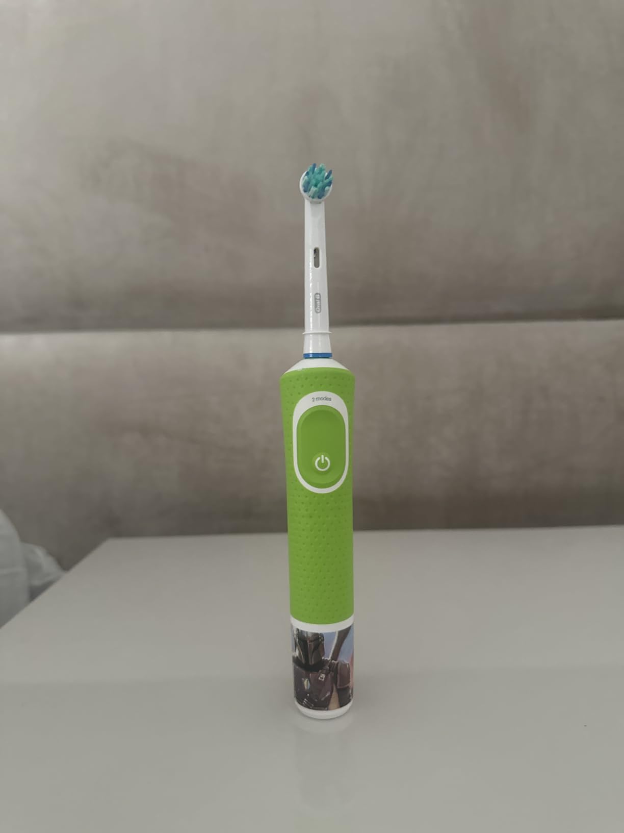 Oral-B Kids Electric Toothbrush Featuring Disney's Frozen for Kids 3+ - Customer Photo 1