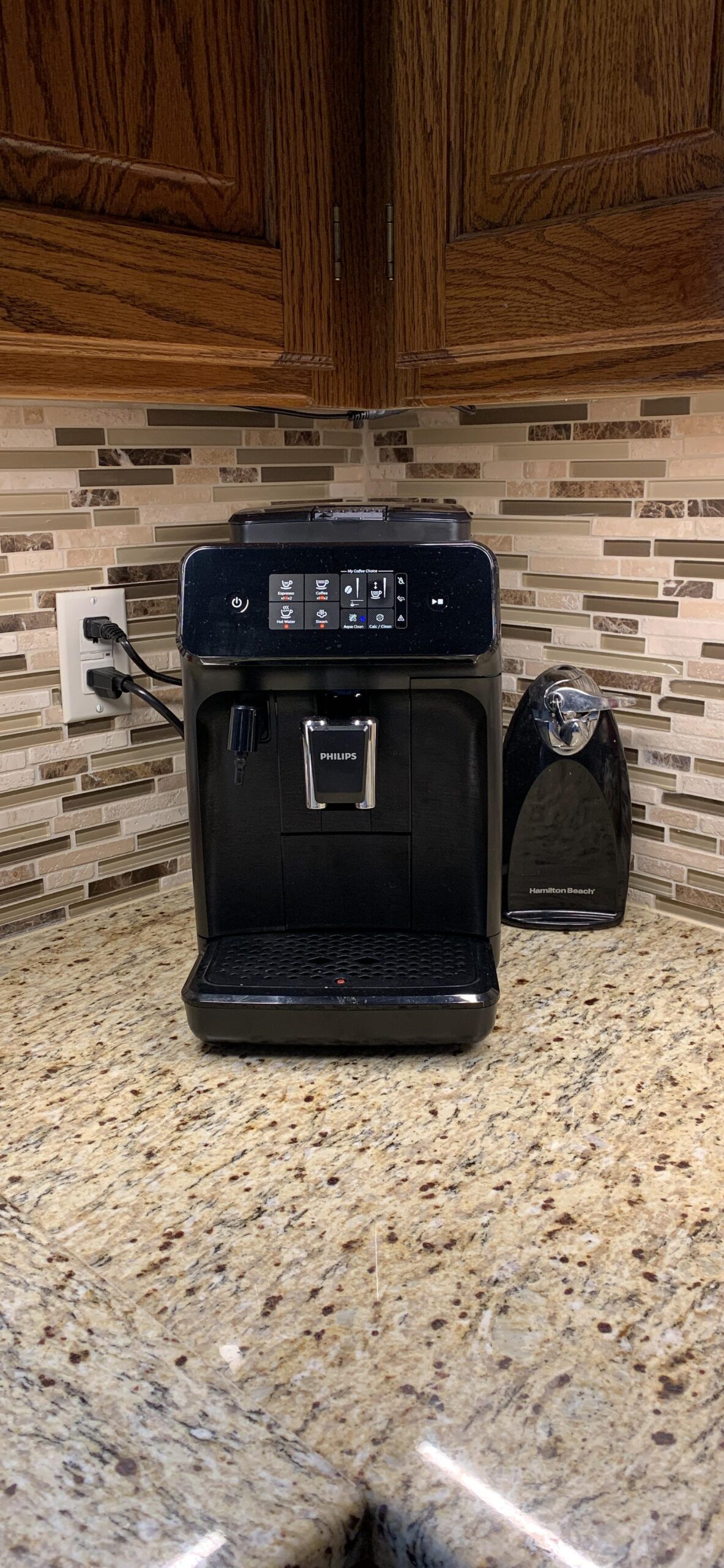 Philips 1200 Series Fully Automatic Espresso Machine, Classic Milk Frother, 2 Coffee Varieties, Intuitive Touch Display, 100% Ceramic Grinder, AquaClean Filter - Customer Photo 1