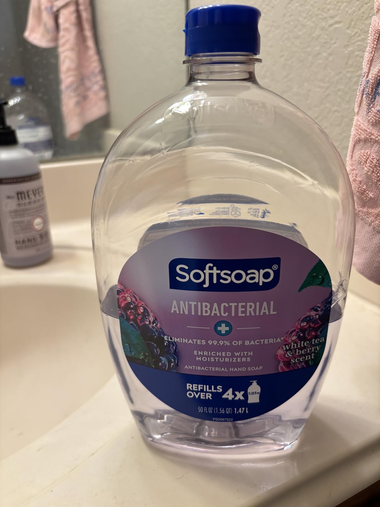 Softsoap Antibacterial Liquid Hand Soap Refill, White Tea & Berry Scented Hand Soap, 50 Ounce(Packaging May Vary) - Customer Photo 1