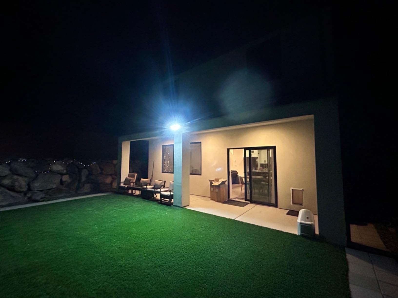 Onforu 60W Flood Lights Outdoor, 6000LM Brightness Security Lights Switch Controlled, 3 Adjustable Heads, IP65 Waterproof, 6500K Wall Mount Exterior LED Flood Light - Customer Photo 1