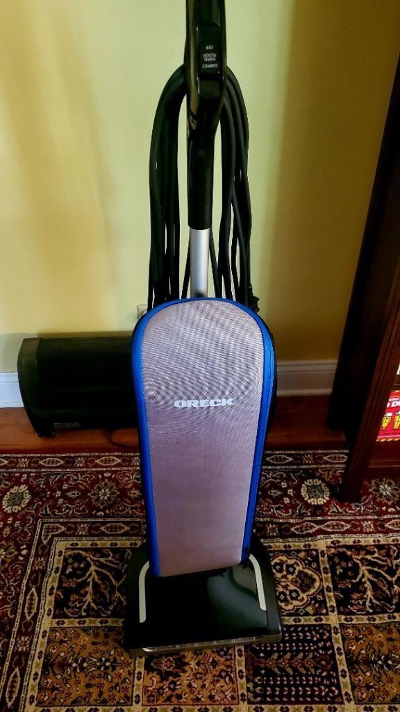 Oreck HEPA Swivel Upright Vacuum Cleaner, Lightweight Bagged Upright Vac, HEPA Media Filtration, Traps Debris and Locks in Dirt, Swivel Steering, Corded Vacuum Cleaners for Home Use - Customer Photo 2