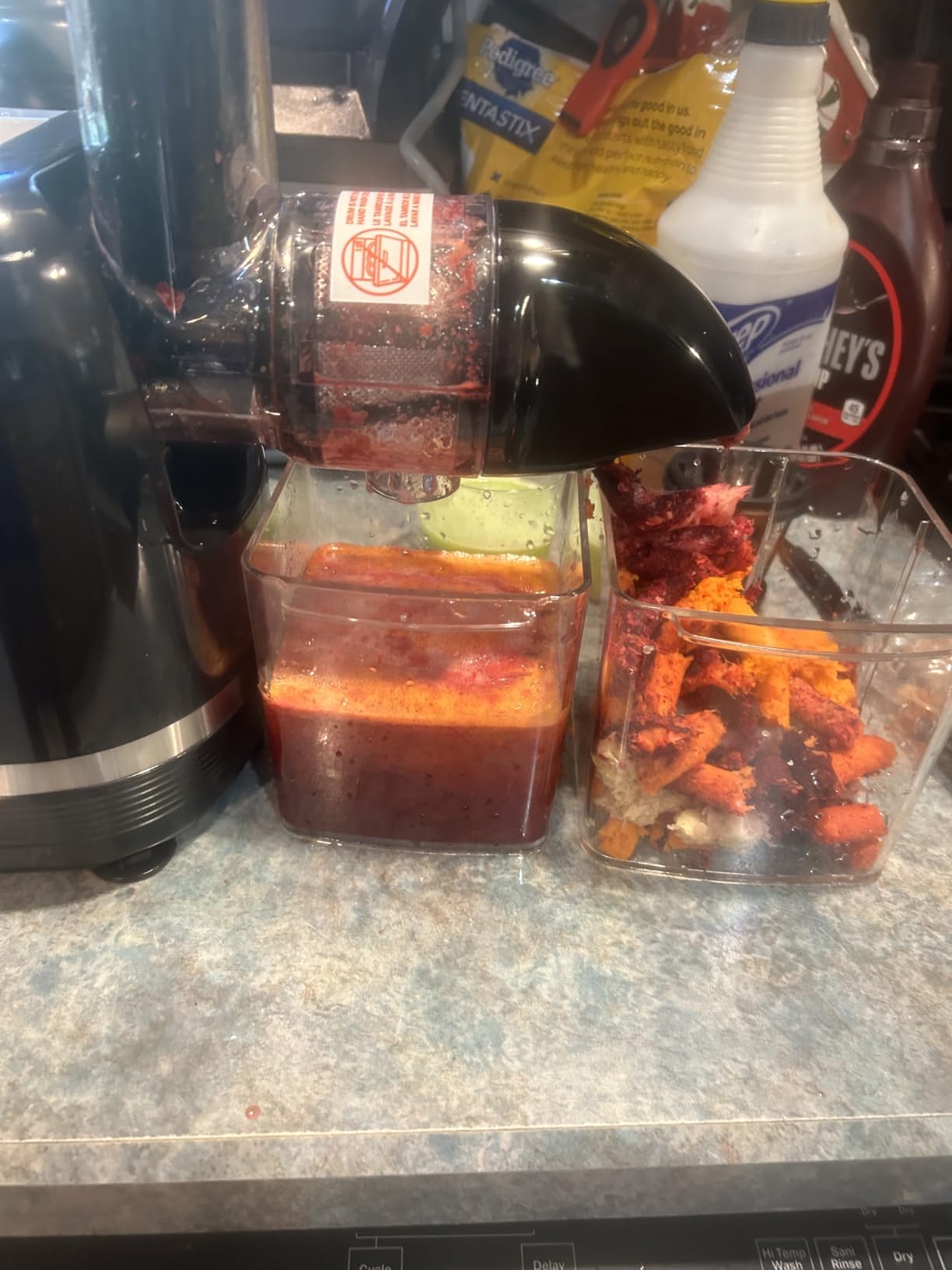 Omega H3000D Cold Press 365 Juicer Slow Masticating Extractor Creates Delicious Fruit Vegetable and Leafy Green High Juice Yield and Preserves Nutritional Value, 150-Watt, Black - Customer Photo 1