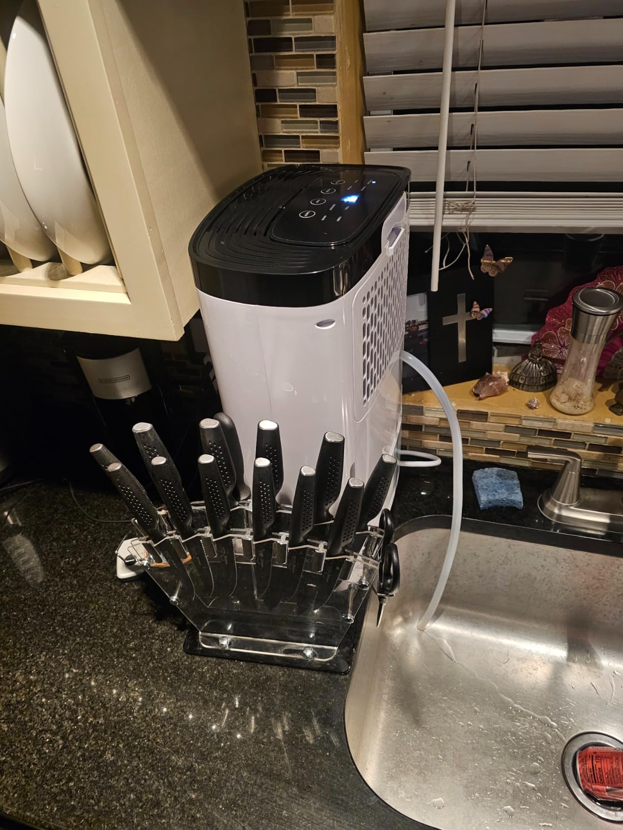 AIRPLUS 1,500 Sq. Ft Dehumidifier for Basement, 30 Pints Powerful Dehumidifier for Home, Large Rooms, Bedrooms, Sufficient Capacity Water Tank with Drain Hose (AP1907) Customer Review AIRPLUS 1,500 Sq. Ft Dehumidifier for Basement, 30 Pints Powerful Dehumidifier for Home, Large Rooms, Bedrooms, Sufficient Capacity Water Tank with Drain Hose (AP1907) - Customer Photo 1