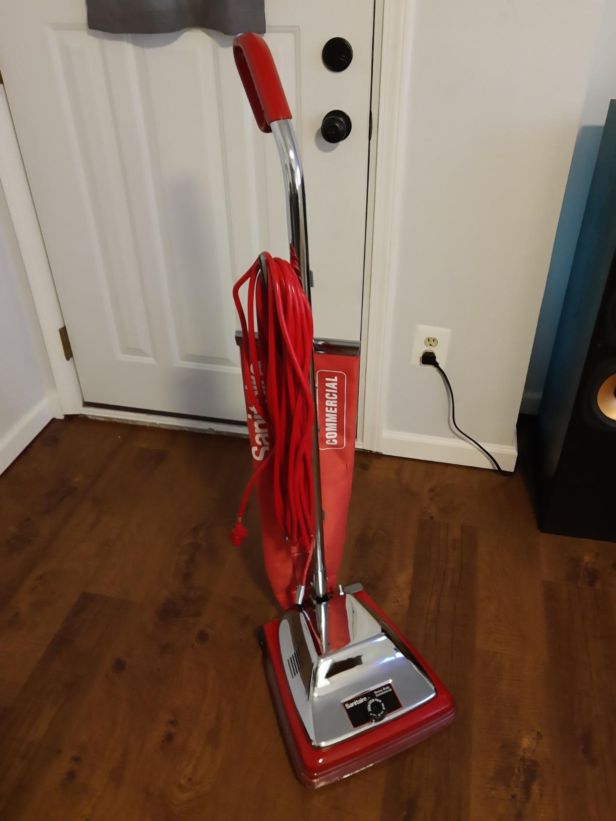 Sanitaire Tradition Upright Bagged Commercial Vacuum, SC886G - Customer Photo 2