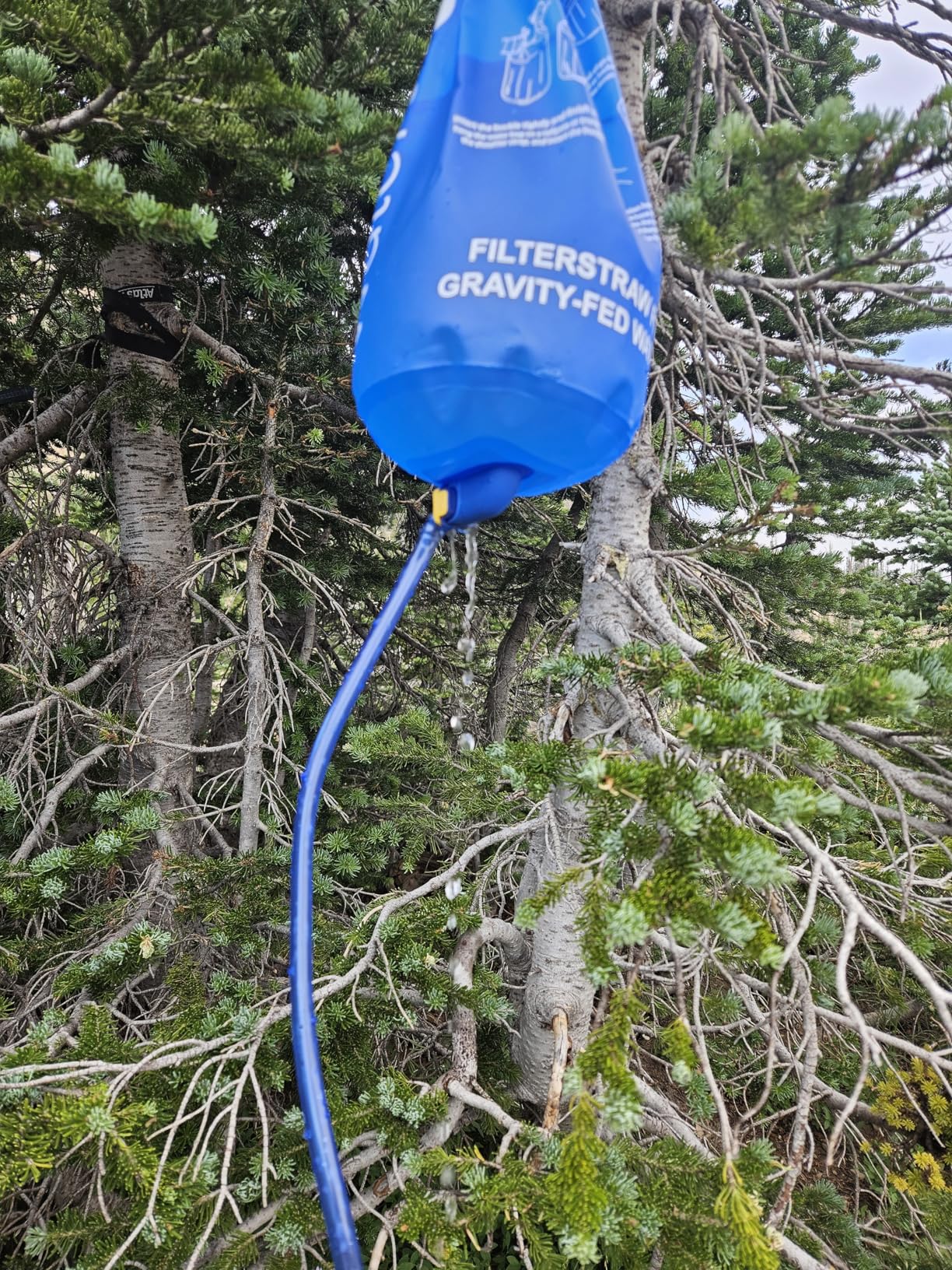 Waterdrop Gravity Water Filter Straw, Camping Water Filtration System, Water Purifier Survival for Travel, Backpacking and Emergency Preparedness, 1.5 gal Bag, 0.1 Micron, 5 Stage Filtration, Blue - Customer Photo 1
