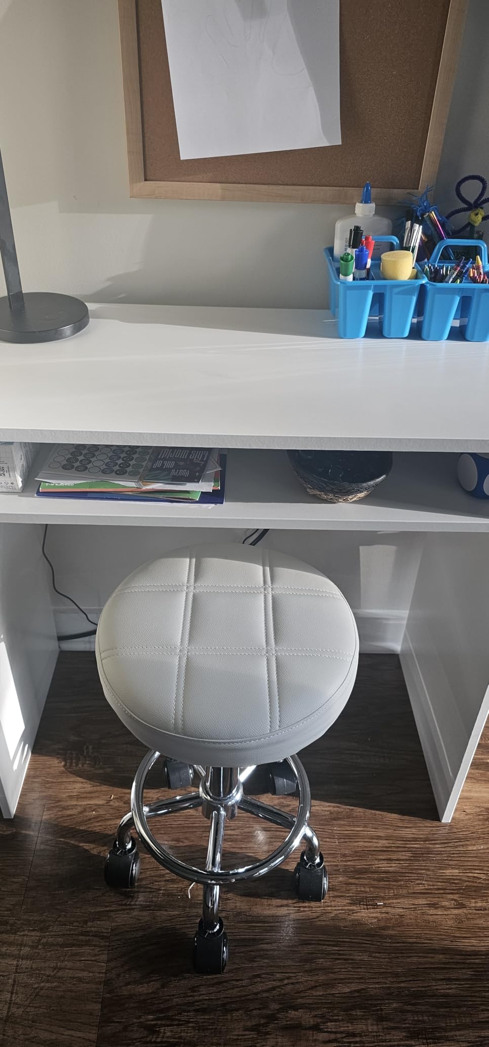 KKTONER Round Rolling Stool Chair PU Leather Height Adjustable Swivel Drafting Work SPA Shop Medical Salon Stools with Wheels Office Chair Small (Black) Customer Review KKTONER Round Rolling Stool Chair PU Leather Height Adjustable Swivel Drafting Work SPA Shop Medical Salon Stools with Wheels Office Chair Small (Black) - Customer Photo 1