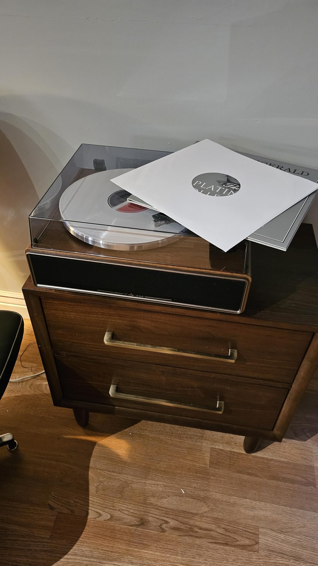 1 by ONE High Fidelity Belt Drive Turntable with Built-in Speakers, Vinyl Record Player with Magnetic Cartridge, Bluetooth Playback and Aux-in Functionality, Auto Off - Customer Photo 2