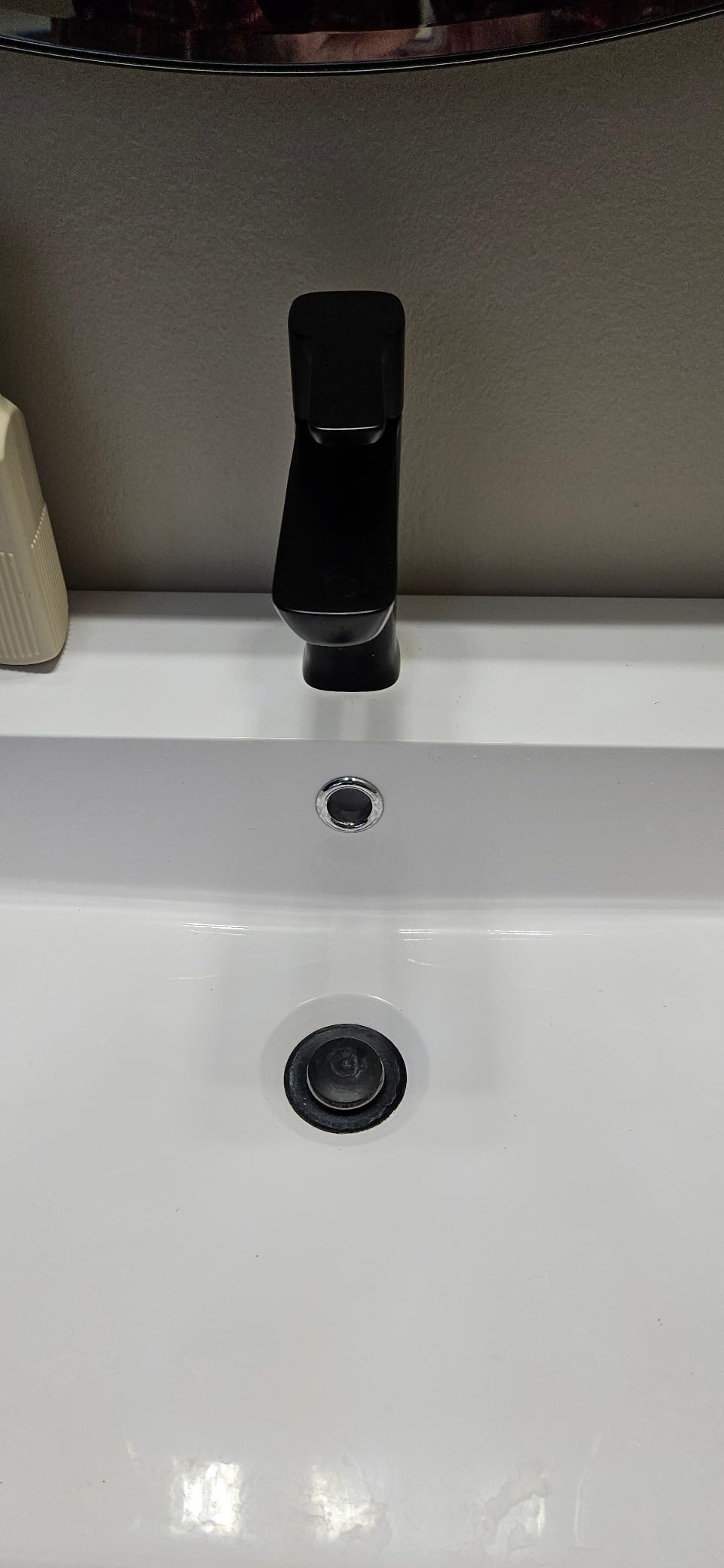 Delta Modern Matte Black Bathroom Faucet 1 Hole, Single Hole Bathroom Sink Faucet for Vanity, Push-Pop Drain Assembly, Matte Black 581LF-BLGPM-PP - Customer Photo 2