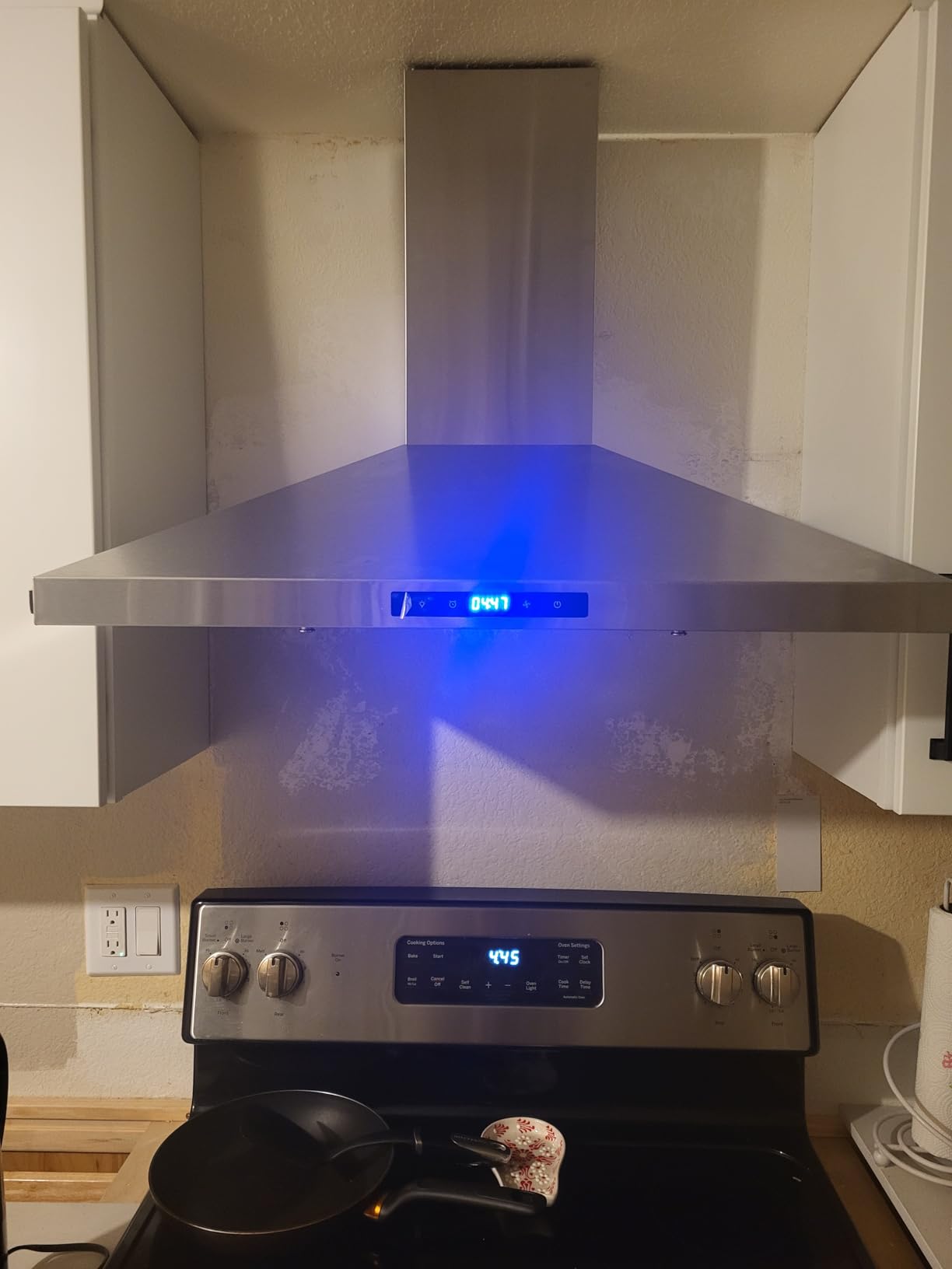 FIREGAS Range Hood 30 Inch, Stainless Steel Wall Mount Kitchen Hood 450 CFM with 3 Speed Exhaust Fan, Ducted/Ductless Convertible, Stove Vent Hood for Kitchen with Aluminium Mesh and Charcoal Filters Customer Review FIREGAS Range Hood 30 Inch, Stainless Steel Wall Mount Kitchen Hood 450 CFM with 3 Speed Exhaust Fan, Ducted/Ductless Convertible, Stove Vent Hood for Kitchen with Aluminium Mesh and Charcoal Filters - Customer Photo 2