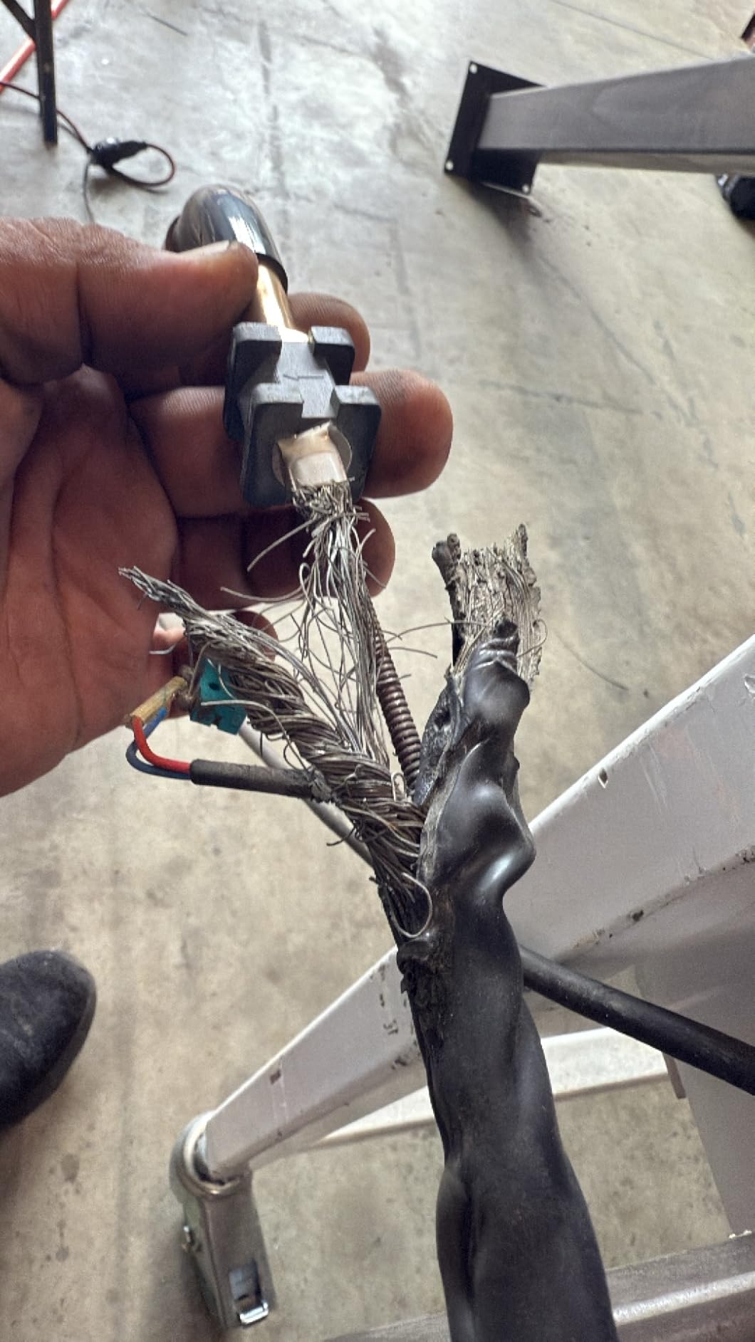 YESWELDER 135Amp MIG Welder,110V Flux Core Welder Flux Core MIG/Lift TIG/Stick 3-in-1 Large LED Digital Display Welding Machine IGBT Inverter Welder FLUX-135PRO Customer Review YESWELDER 135Amp MIG Welder,110V Flux Core Welder Flux Core MIG/Lift TIG/Stick 3-in-1 Large LED Digital Display Welding Machine IGBT Inverter Welder FLUX-135PRO - Customer Photo 1