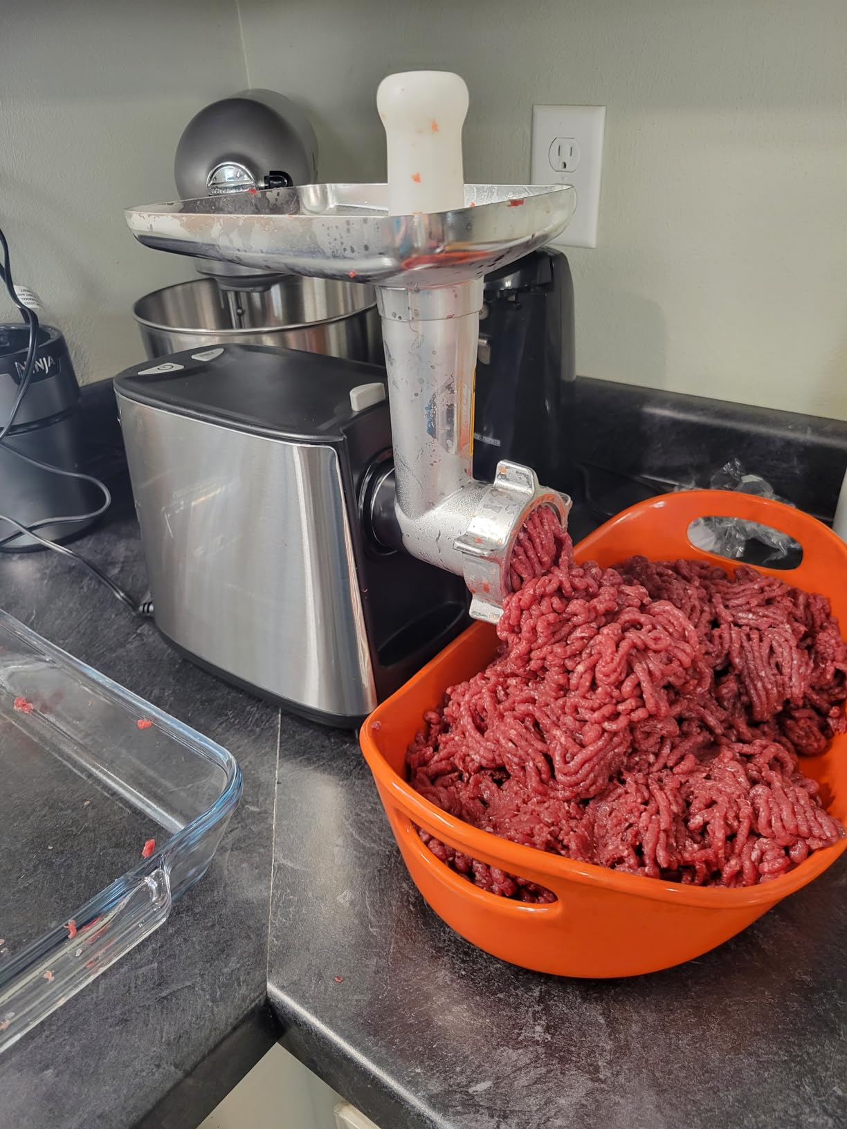Yabano 3000W Max Heavy Duty Electric Meat Grinder with Sausage Stuffer Maker & Kubbe Kit, 2 Stainless Steel Grinding Plates for Home & Restaurant(Silve&Black) - Customer Photo 1