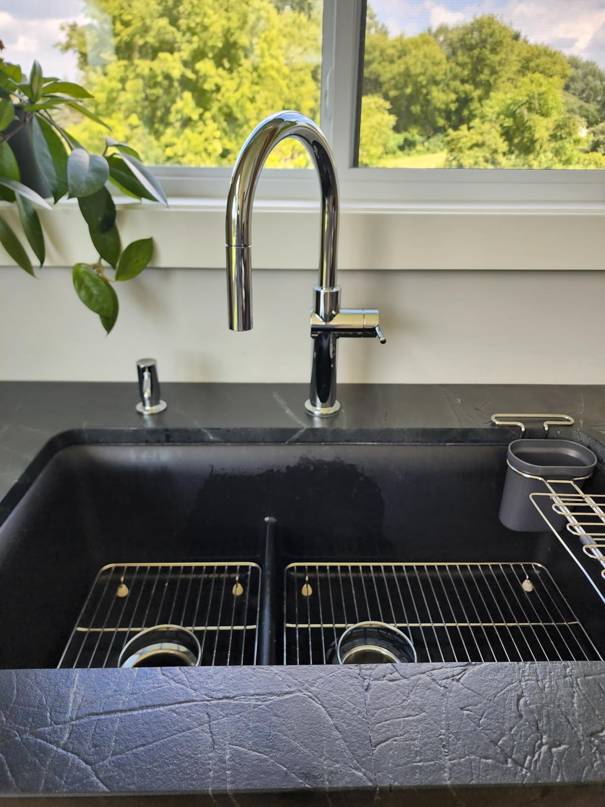 KOHLER Touchless Pull Down Kitchen Faucet, 3-Spray, Vibrant Stainless, with Touchless Activation and LED Light Indicating Ready Use - Customer Photo 1