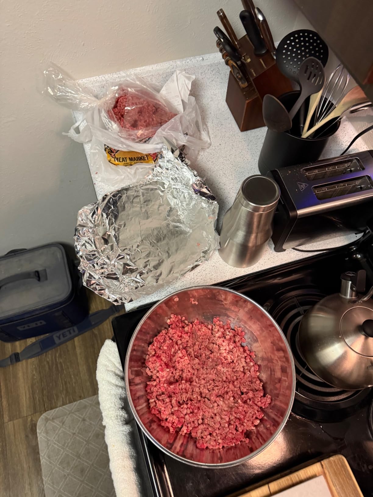 CHEFFANO Meat Grinder, 2600W Max Stainless Steel Meat Grinder Electric, ETL Approved Heavy Duty Meat Mincer Machine with 2 Blades, 3 Plates, Sausage Stuffer Tube & Kubbe Kit for Home Kitchen Use - Customer Photo 2