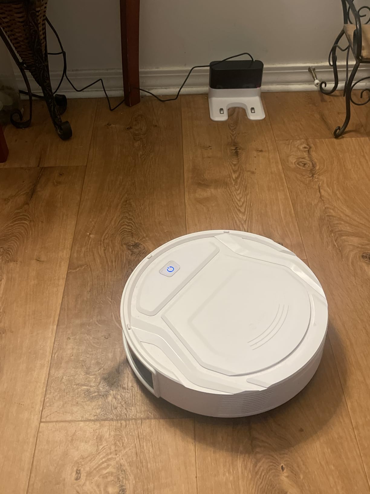 Lefant Robot Vacuum Cleaner, Strong Suction, 120 Mins Runtime, Slim, Low Noise, Automatic Self-Charging, Wi-Fi/App/Alexa Control, Ideal for Pet Hair Hard Floor and Daily Cleaning, M210 - Customer Photo 1