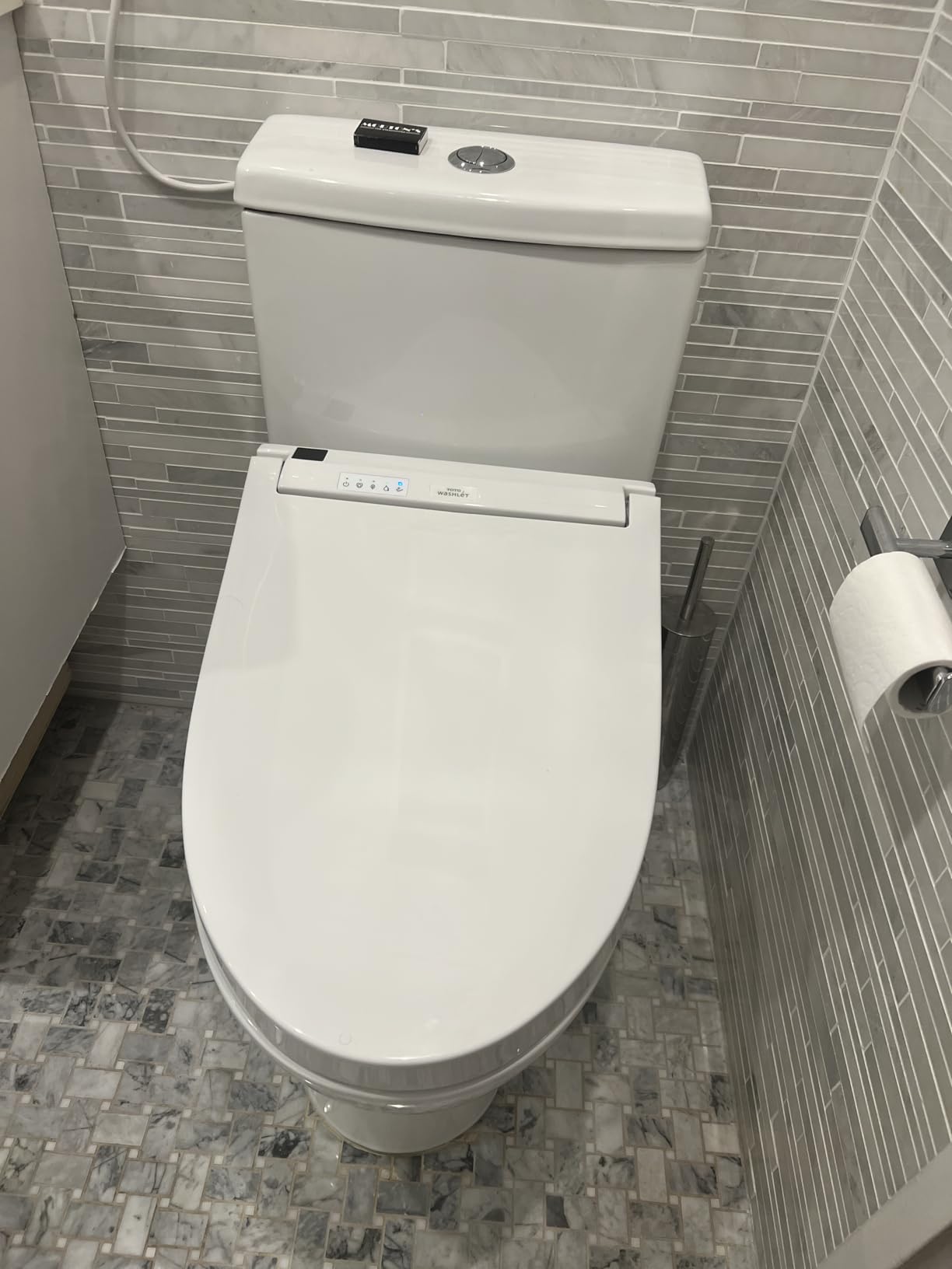 TOTO SW3084#01 WASHLET C5 Electronic Bidet Toilet Seat with PREMIST and EWATER+ Wand Cleaning, Elongated, Cotton White - Customer Photo 1