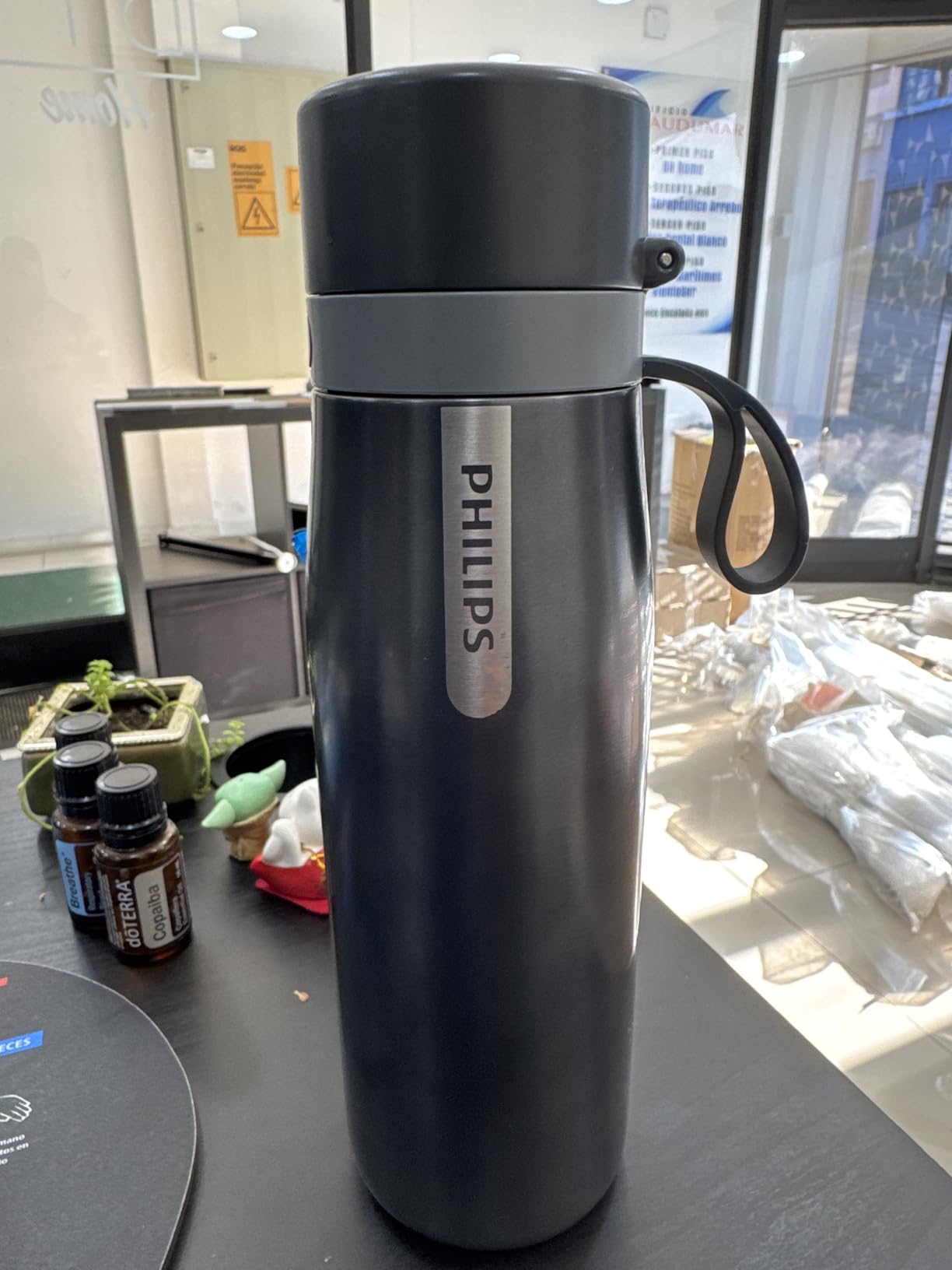PHILIPS Water Bottle with Filter, Filter Water Bottle Stainless Steel with GoZero Everyday BPA-Free Tap Water Filter, Water Filter Bottle Keep Drink Cold 24 Hours, 1 Filter for 40 gal / 2 Months - Customer Photo 1