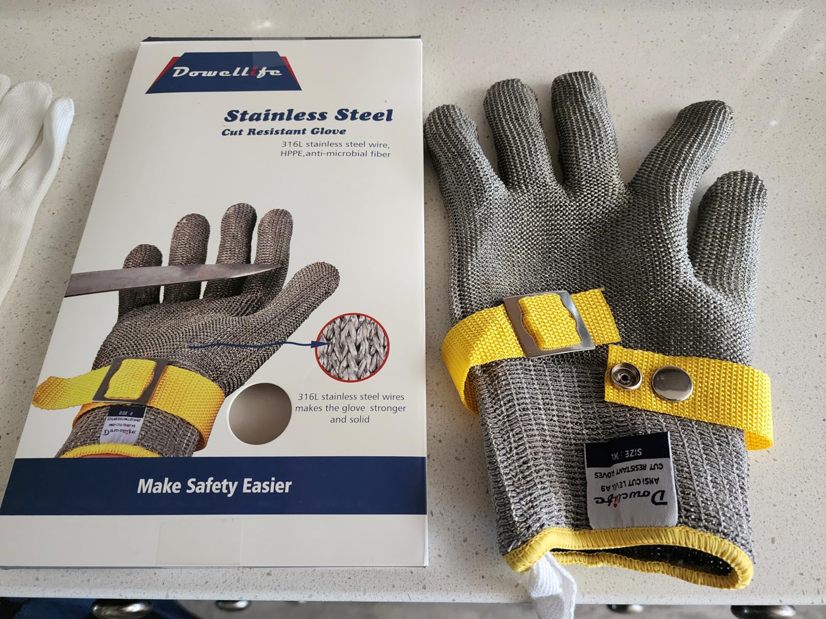 Dowellife ANSI A9 Cut Resistant Glove Food Grade, Stainless Steel Mesh Metal Knife Cutting Glove for Butcher Oyster Shucking Kitchen Mandoline Chef Slicing Fish Fillet (Large) - Customer Photo 1