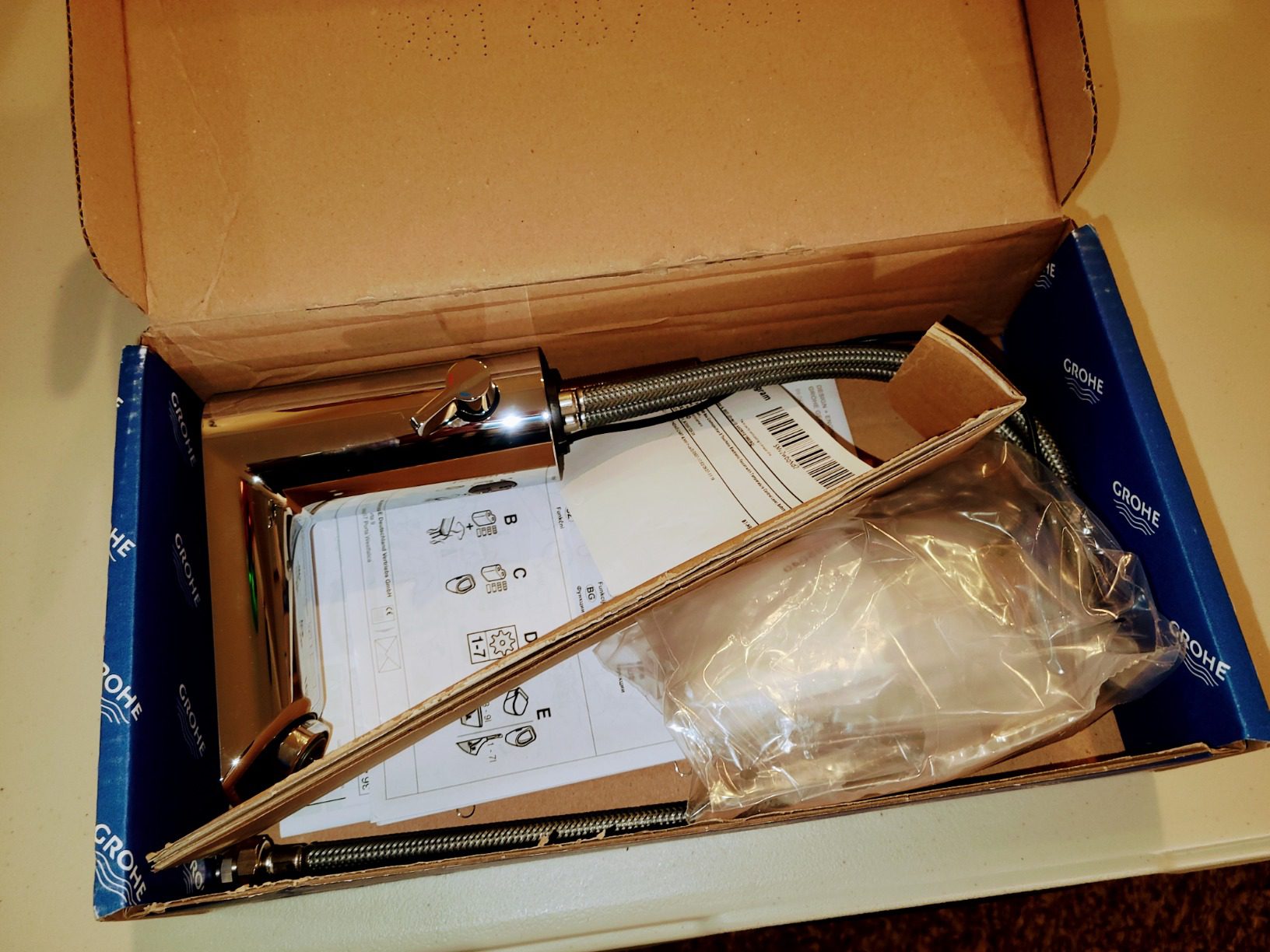 Grohe 36466000 Baucosmopolitan E Touchless Electronic Faucet with Temperature Control Lever, Battery-Powered - Customer Photo 1