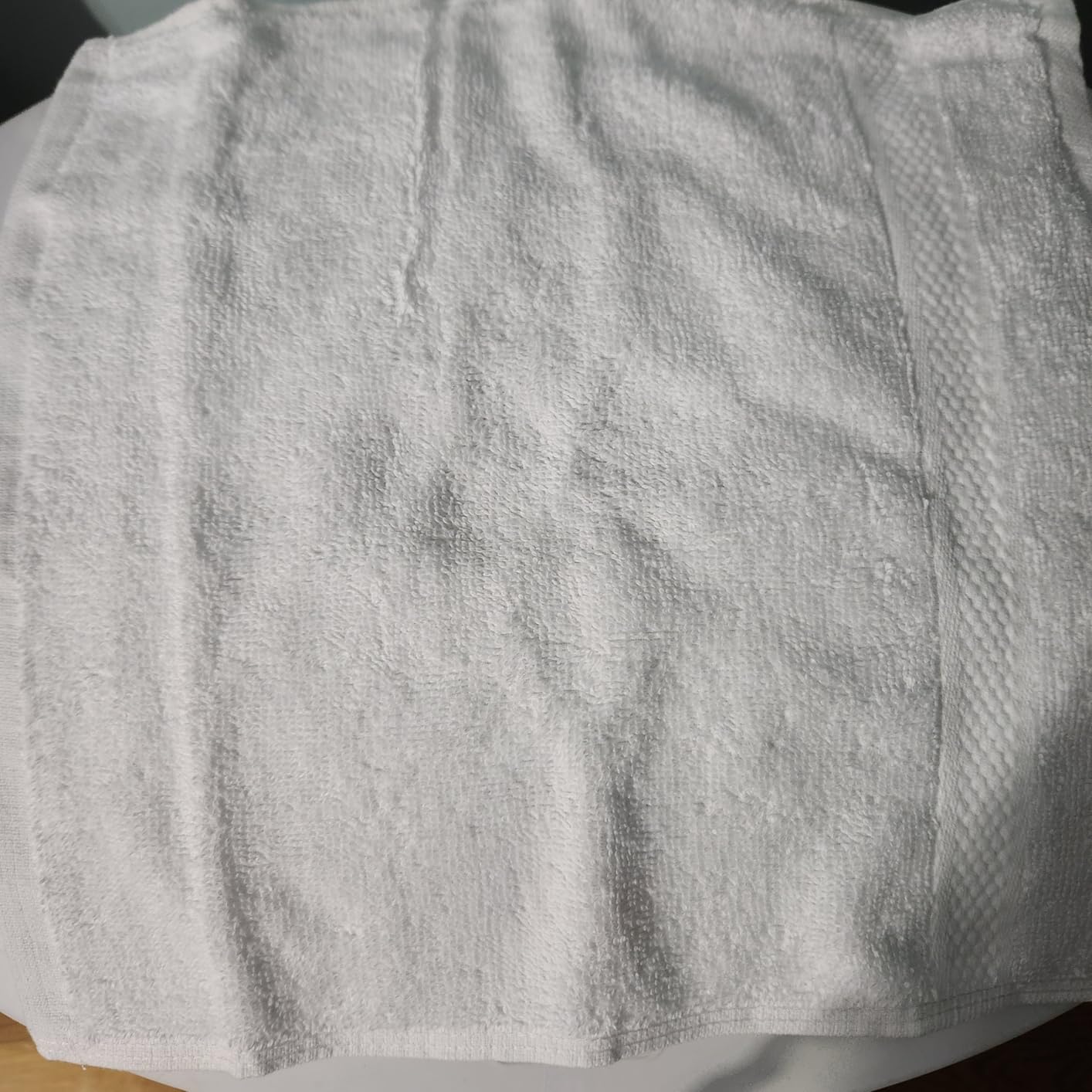Infinitee Xclusives Luxury 100% Ring-Spun Cotton Hand Towels for Bathroom Set of 6 (16x28 inches) - Soft, Absorbent & Quick-Drying Bath Towels for Bathroom (Brilliant White, Hand Towels) - Customer Photo 2
