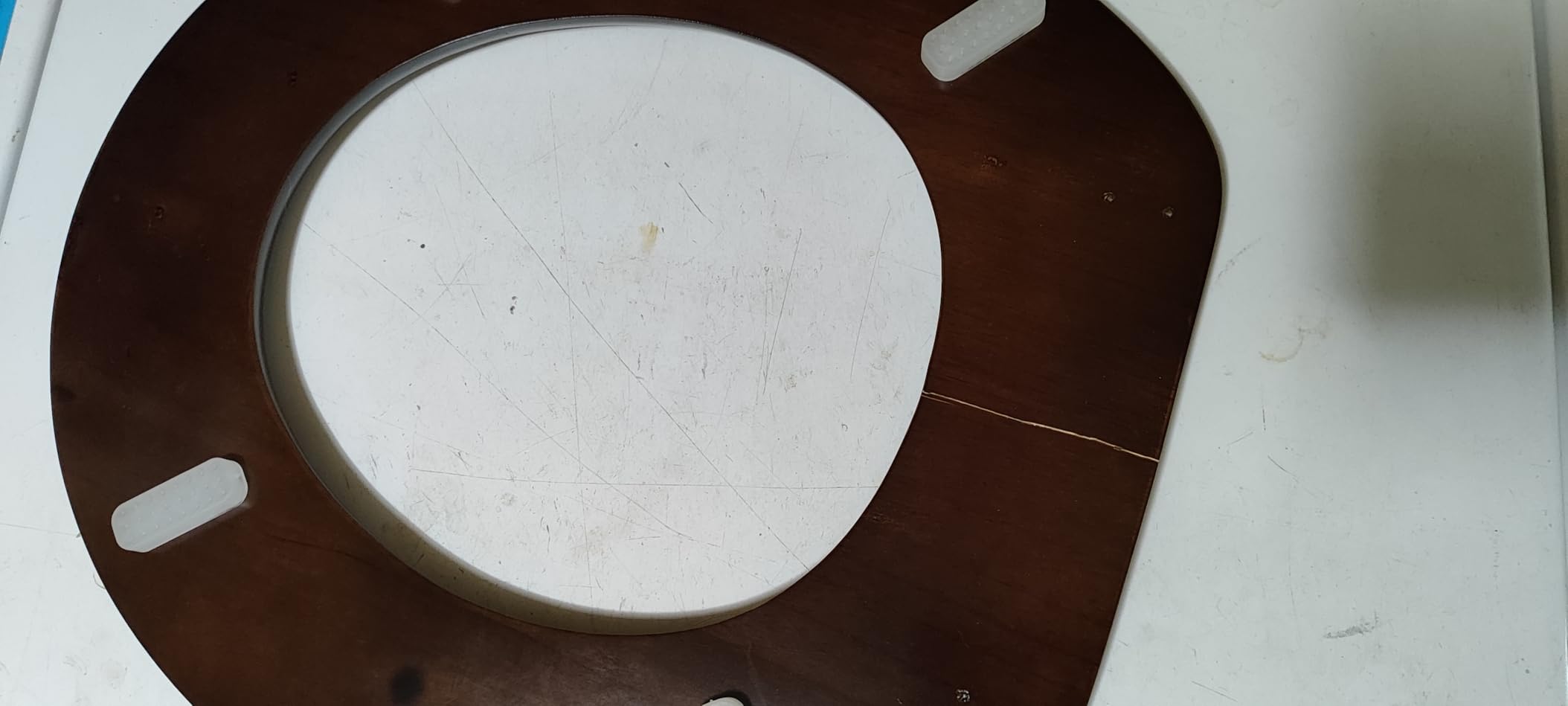 5Q1R2-17CH Solid Oak Traditional Design Toilet Seat with Solid Metal Hinges, Round, Natural Oak with Chrome - Customer Photo 1