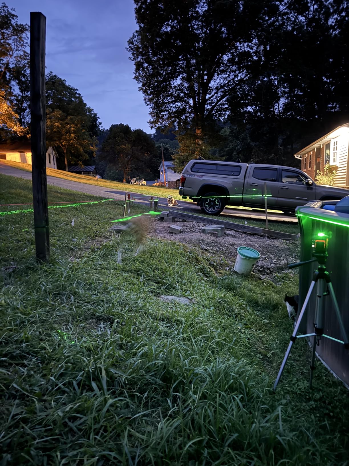 IKOVWUK Laser Level, 3x360° Cross Line Laser for Construction and Picture Hanging, 12 Green Lasers with Self-leveling, 3D Vertical & Horizontal Line, Level Tool with 5200 mAh Rechargeable Battery - Customer Photo 2