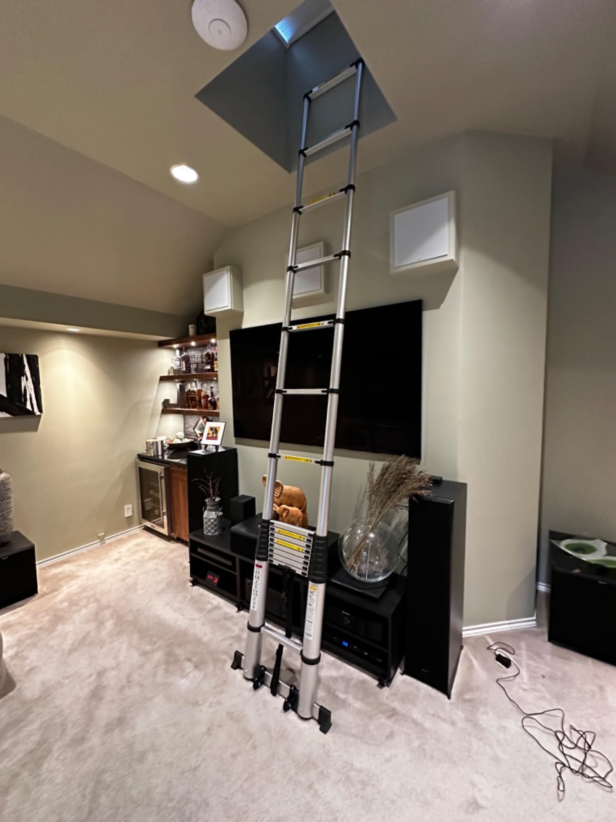 SocTone 12.5 FT Aluminum Lightweight Extension Ladder with 2 Triangle Stabilizers, Heavy Duty 330lbs Max Capacity, Multi-Purpose Collapsible Ladder for RV or Outdoor Work - Customer Photo 1