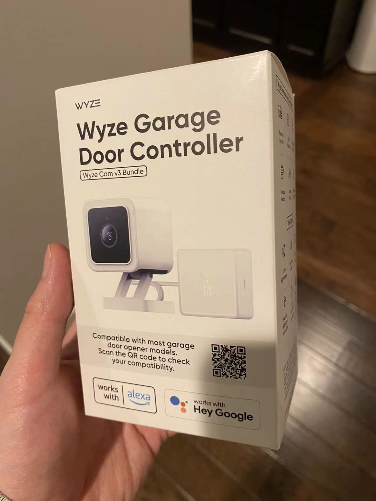 Wyze Smart Garage Door Opener w/built-in HD Video, Remotely Control Garage Door, 1080p HD Video w/Color Night Vision, Two-Way Audio - Customer Photo 2