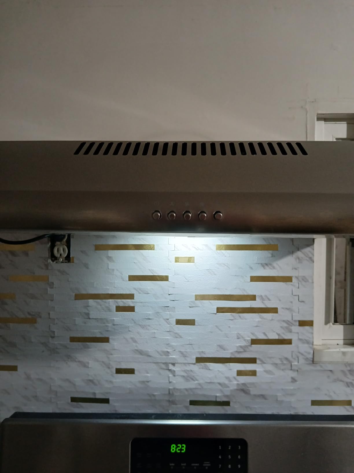 Comfee CVU30W4AST 30 inch Under Cabinet Ducted/Ductless Convertible Slim Vent Durable Stainless Steel Kitchen Reusable Filter, 3 Speed Exhaust Fan and 2 LED Lights Range Hood, 2.0 Version - Customer Photo 2