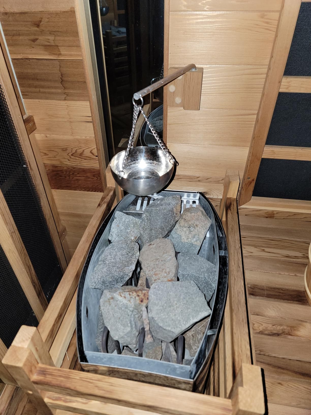 HSE Cedar Sauna Aromatherapy Bowl Oil Cup Holder with Swinging Arm and Screw Covers (Red Cedar) - Customer Photo 1