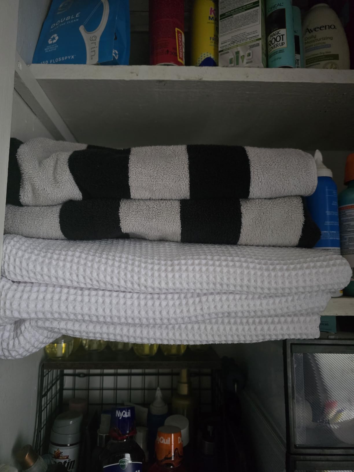 POLYTE Microfiber Oversize Quick Dry Lint Free Bath Towel, 60 x 30 in, 4 Pack (Waffle Weave) - Customer Photo 2