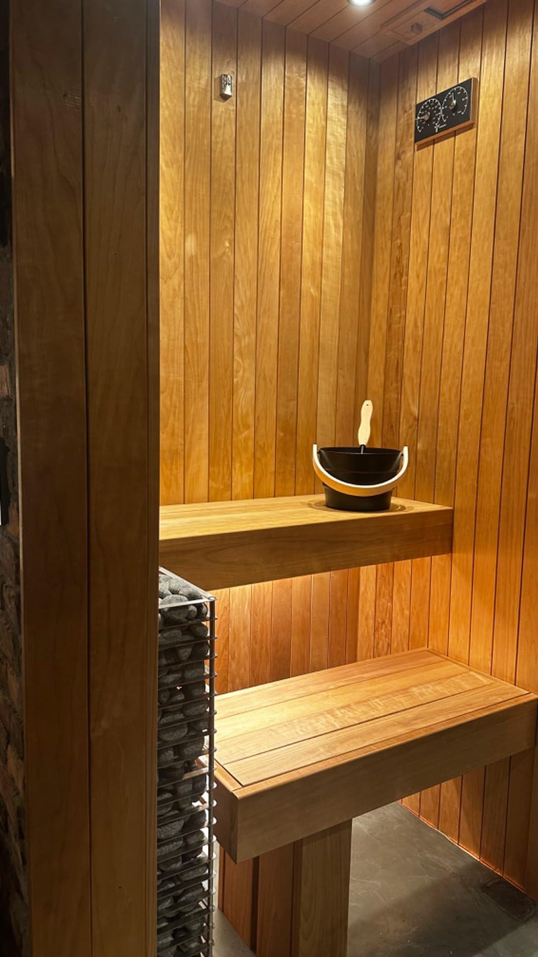 HUUM Cliff 6.0 kW Sauna Heater with UKU WiFi Control (Black), 165 pounds of Rounded Olivine Stones Included (for saunas up to 353 cu ft.) - Customer Photo 1