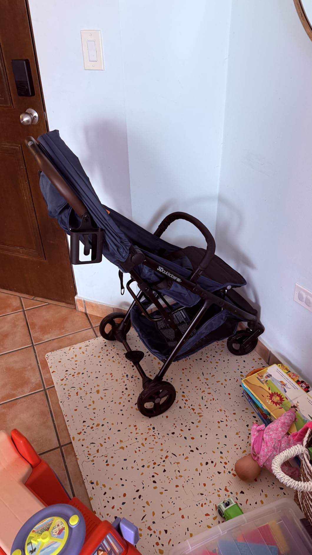 Summer Infant Ingenuity 3Dquickclose CS+ Compact Fold Stroller – Lightweight Stroller with Oversized Canopy, Extra-Large Storage and Compact Fold, Gray - Customer Photo 1
