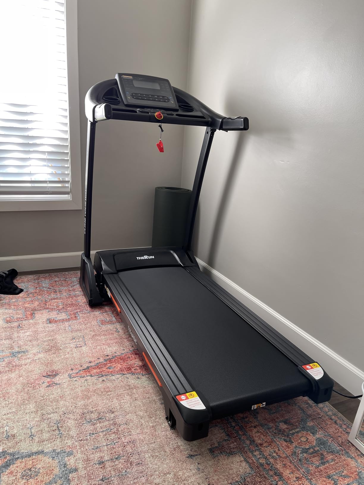 THERUN Incline Treadmill for Running and Walking, 300 lbs Weight Capacity Folding Treadmill with 0-15% Auto Incline, Wide Belt, 3.5HP, App, Heart Rate - Customer Photo 2