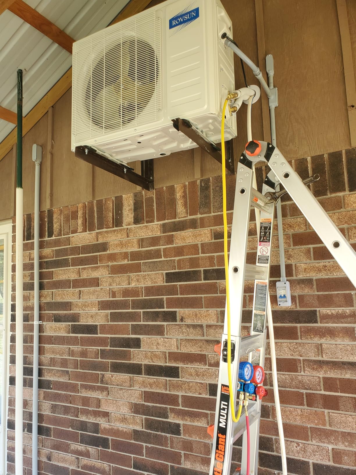 ROVSUN 18000 BTU Wifi Enabled Mini Split Air Conditioner & Heater with Inverter, 21 SEER2 Energy Saving 230V Ductless Split AC Unit with Pre-Charged Condenser, Heat Pump & Installation Kit - Customer Photo 1