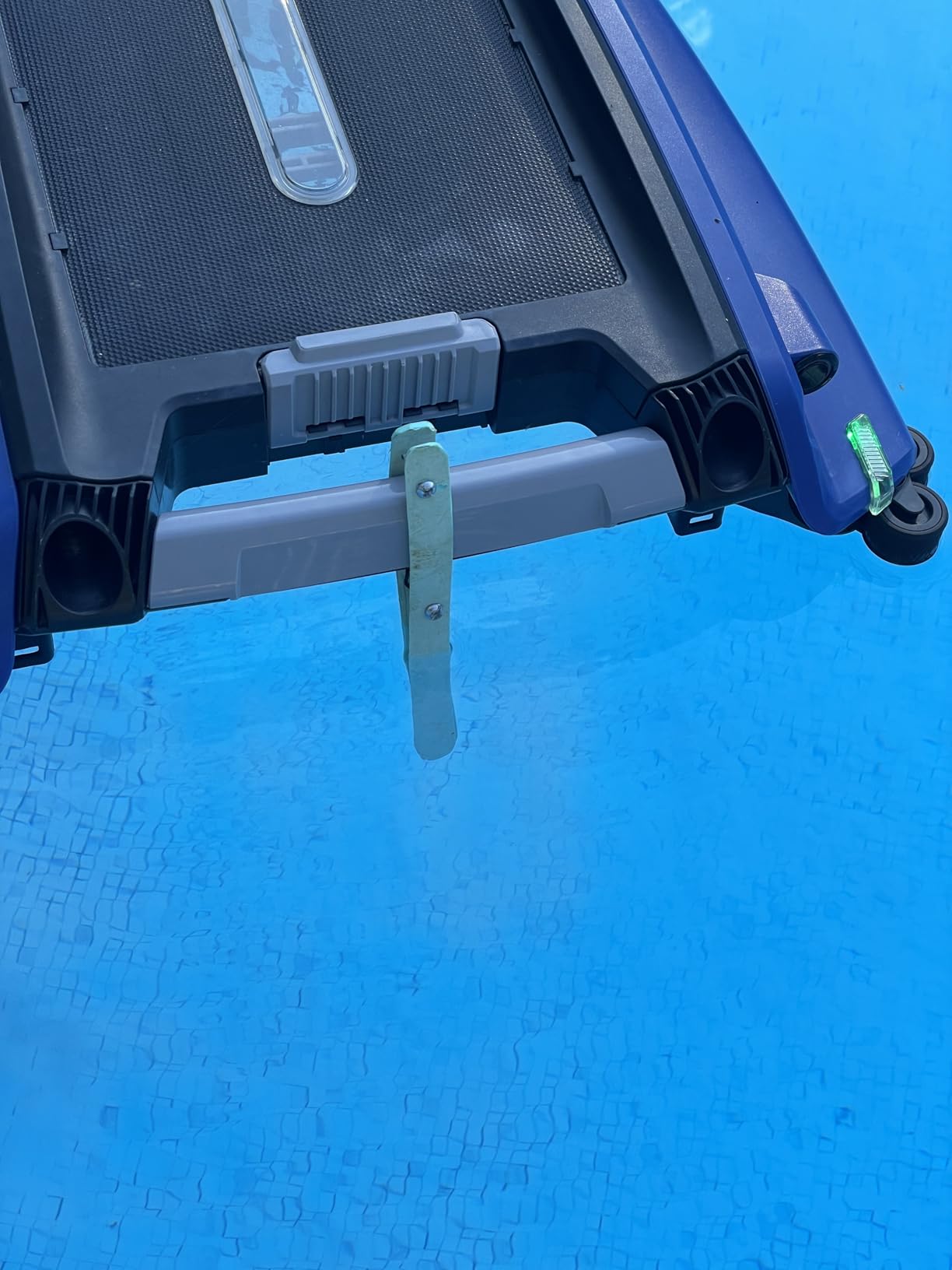 Betta SE Solar Powered Automatic Robotic Pool Surface Skimmer Cleaner with 24/7 Continuous Cleaning Battery Power and Re-Engineered Twin Salt Chlorine Tolerant Motors (Blue) - Customer Photo 2
