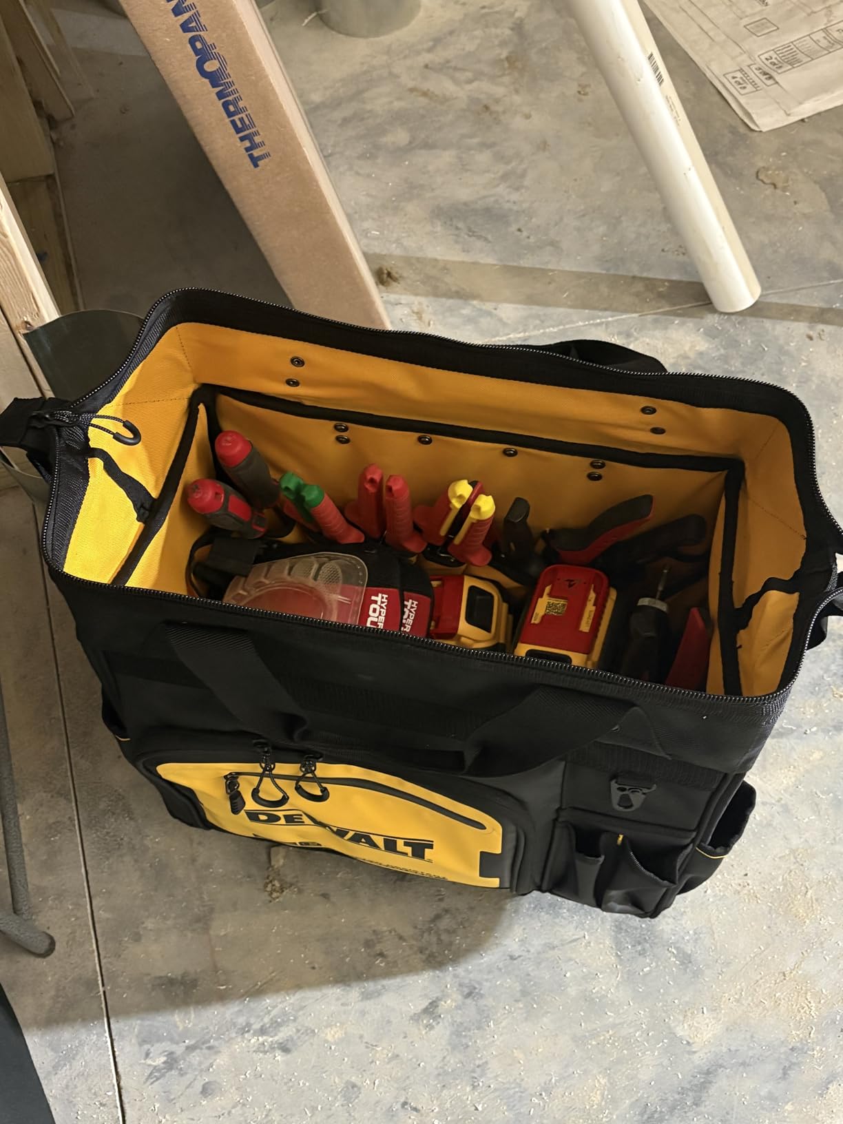 DEWALT Tool Bag, Water Resistant, Hard Bottom, 20-inch, Professional Tool Tote with Organization (DWST560104) customer photo 2