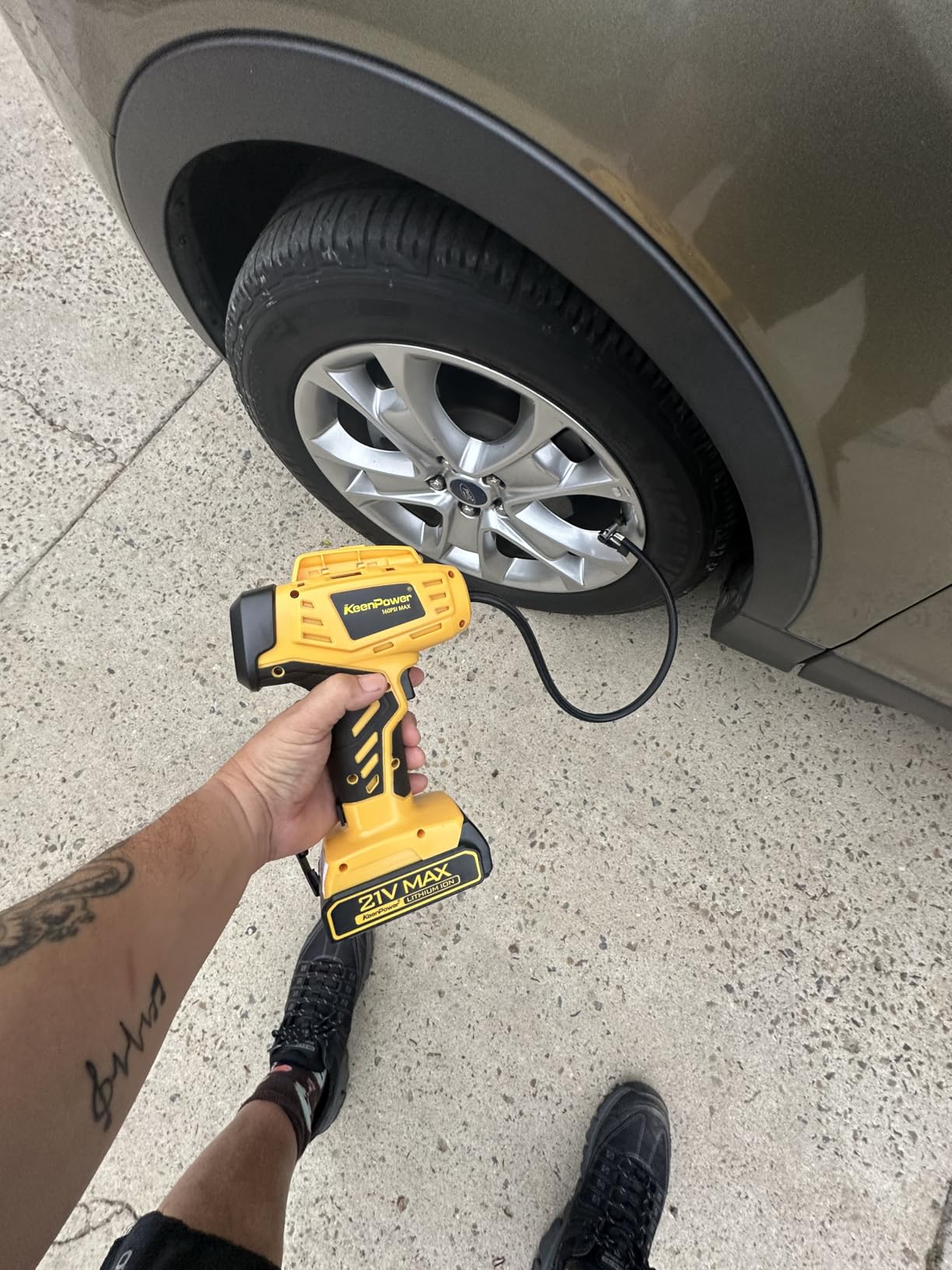 Tire Inflator Portable Air Compressor - 2X Faster - 21V Rechargeable Battery Powered Handheld 160PSI Tire Inflator, Dual Power Supply Modes, Air Pump for Car Motorcycle E-Bike - Customer Photo 1