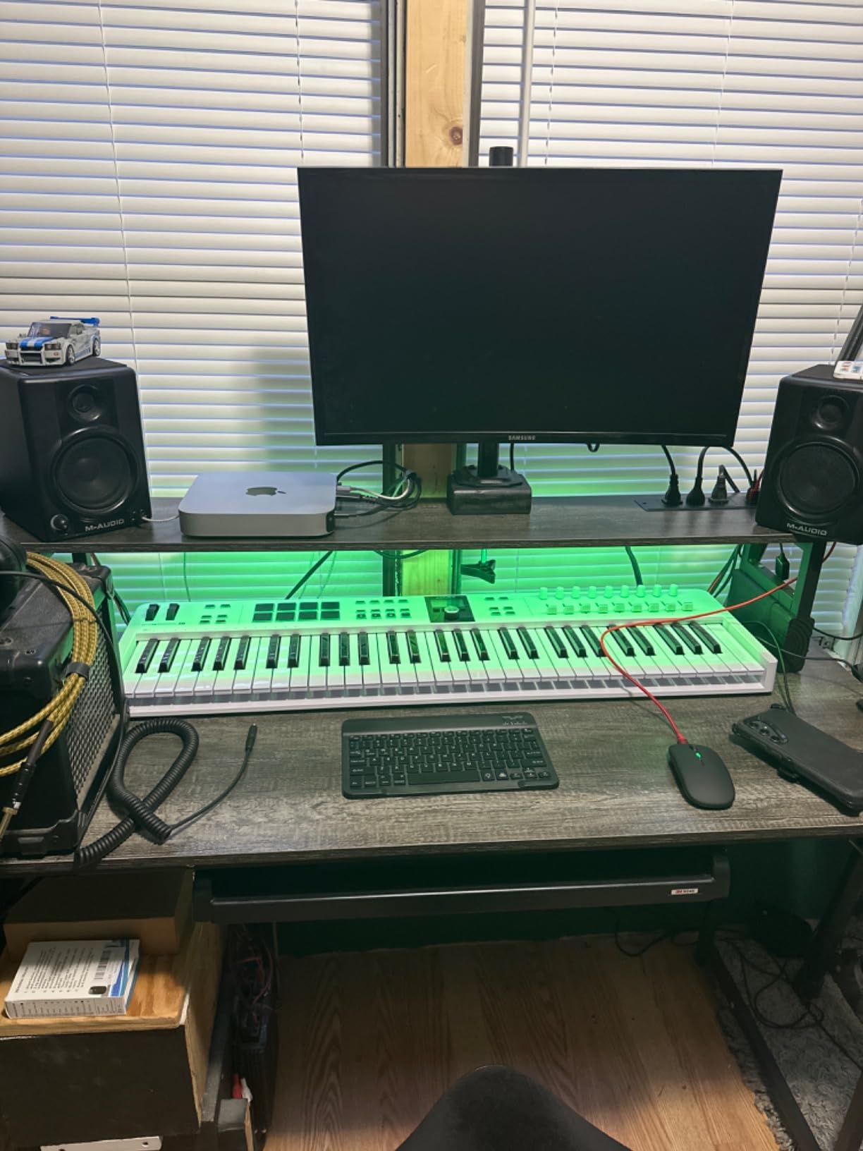 Arturia KeyLab Essential mk3 — 61 Key USB MIDI Keyboard Controller with Analog Lab V Software Included - Customer Photo 1