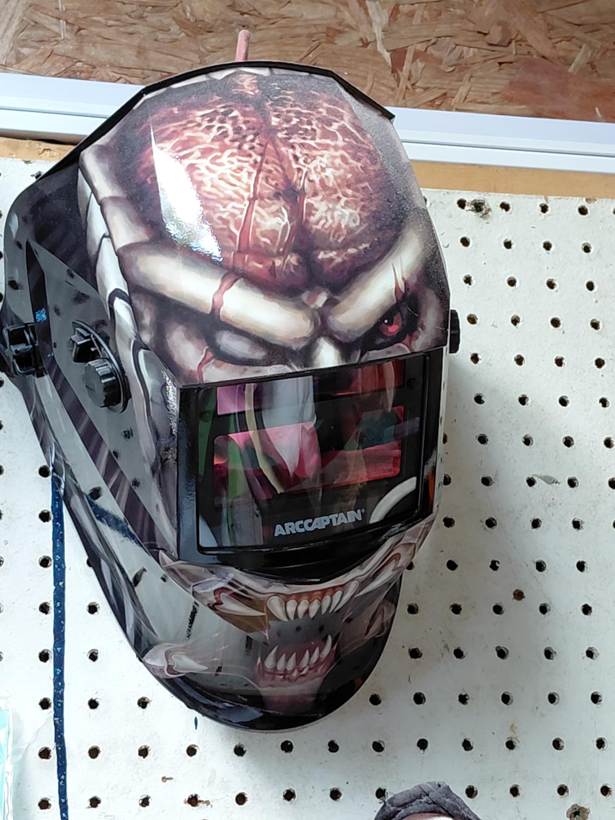 ARCCAPTAIN Welding Helmet Auto Darkening, 1/1/1/1 True Color Welding Hood, 4 Arc Sensor 1/25000s Response Time Solar Powered Weld Hood Helmet HSH-S800 Skeleton Knight - Customer Photo 1
