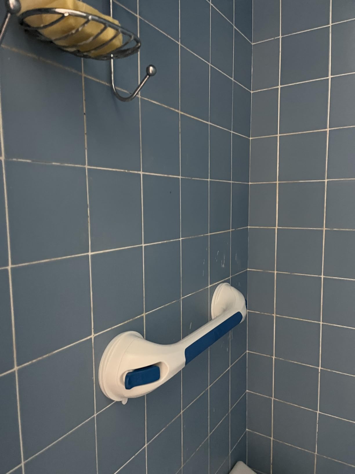 LEVERLOC 2 Pack Shower Grab Bars for Bathtubs and Showers, Easy to Install Suction Shower Handles for Bathroom Removable Handrails for Seniors Elderly Heavy Duty Safety Grip Waterproof Drill Free Gray - Customer Photo 1