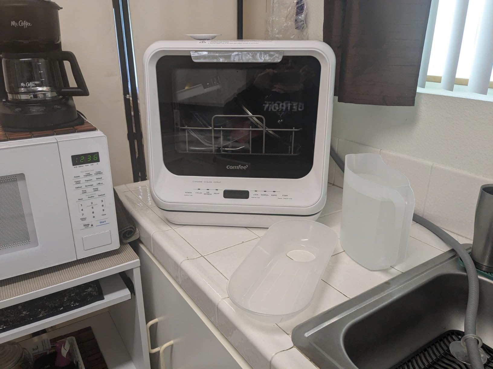 COMFEE' Portable Dishwasher Countertop with 5L Built-in Water Tank, No Hookup Needed, 6 Programs, 360° Dual Spray, 192℉ High-Temp& Air-Dry Function, Mini Dishwasher for RVs, White - Customer Photo 1