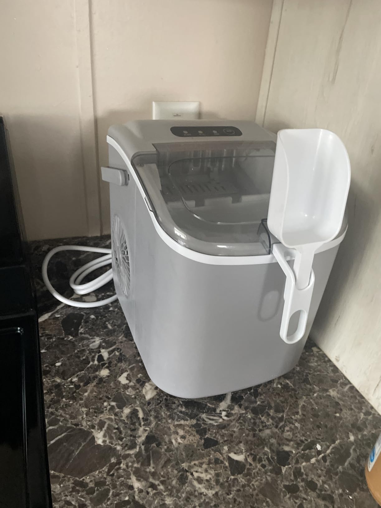 AGLUCKY Ice Makers Countertop, Portable Ice Machine Maker with Handle, Self-Cleaning, 26Lbs/24H, 9 Cubes Ready in 6 Mins, Scoop and Basket, for Home/Office/Kitchen (Grey) - Customer Photo 1