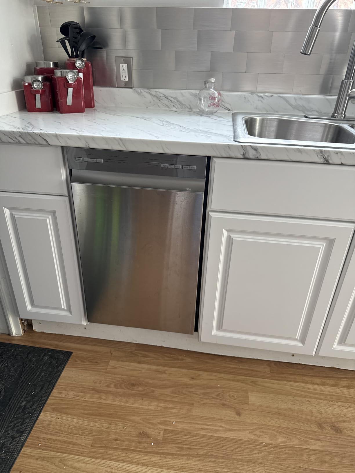 Midea MDF18A1AWW Built-in Dishwasher with 8 Place Settings, 6 Washing Programs, Stainless Steel Tub, Heated Dry, Energy Star, White - Customer Photo 1