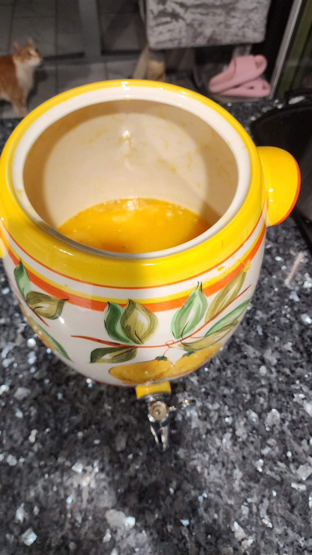QCen Electric Citrus Juicer Squeezer, Electric Juicer for Orange, Lemon and Limes with Rubber Handle and Two Size Cones, Anti-Drip Spout - Customer Photo 1