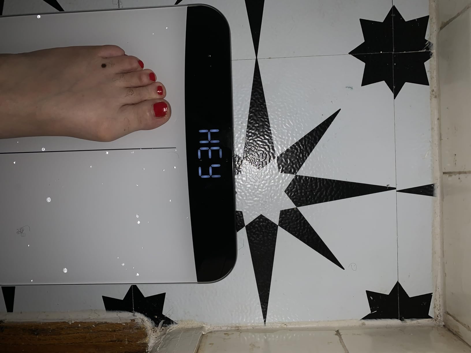 Bathroom Scales Digital Weight, Topnotch Quality 450lb Weight Scale, Most Accurate to 0.05lb, Automatic Weighing Scale for Body Weight, Baby, Pet, Larger LED, Sturdy and Durable Base Machine - Customer Photo 1