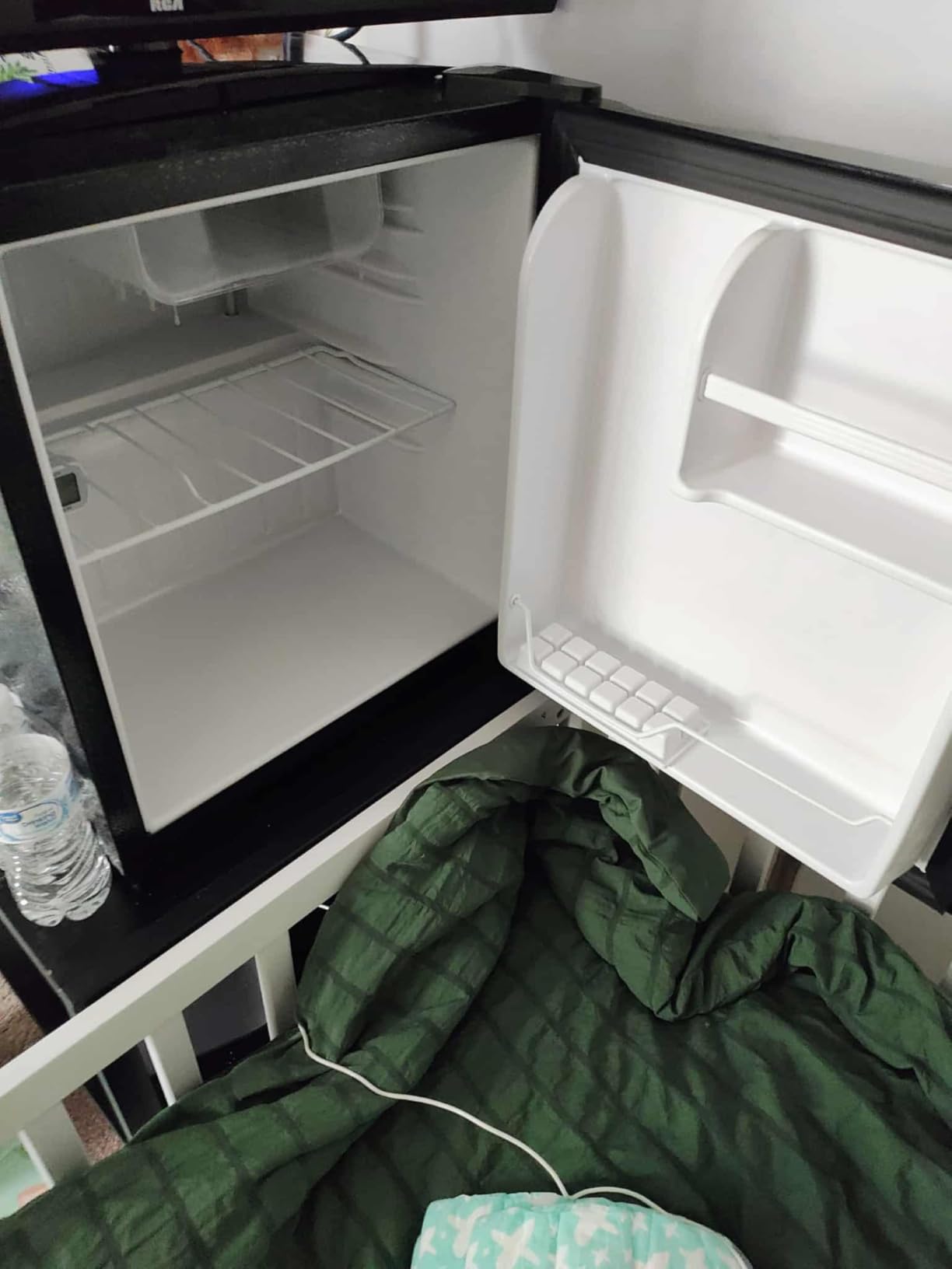 EUHOMY 1.7 Cu.Ft Mini Fridge with Freezer, Reversible Single Door Compact Refrigerator, Adjustable Thermostat, Energy Saving, Mini Fridge for Bedroom, Office, Dorm, Black Customer Review EUHOMY 1.7 Cu.Ft Mini Fridge with Freezer, Reversible Single Door Compact Refrigerator, Adjustable Thermostat, Energy Saving, Mini Fridge for Bedroom, Office, Dorm, Black - Customer Photo 1